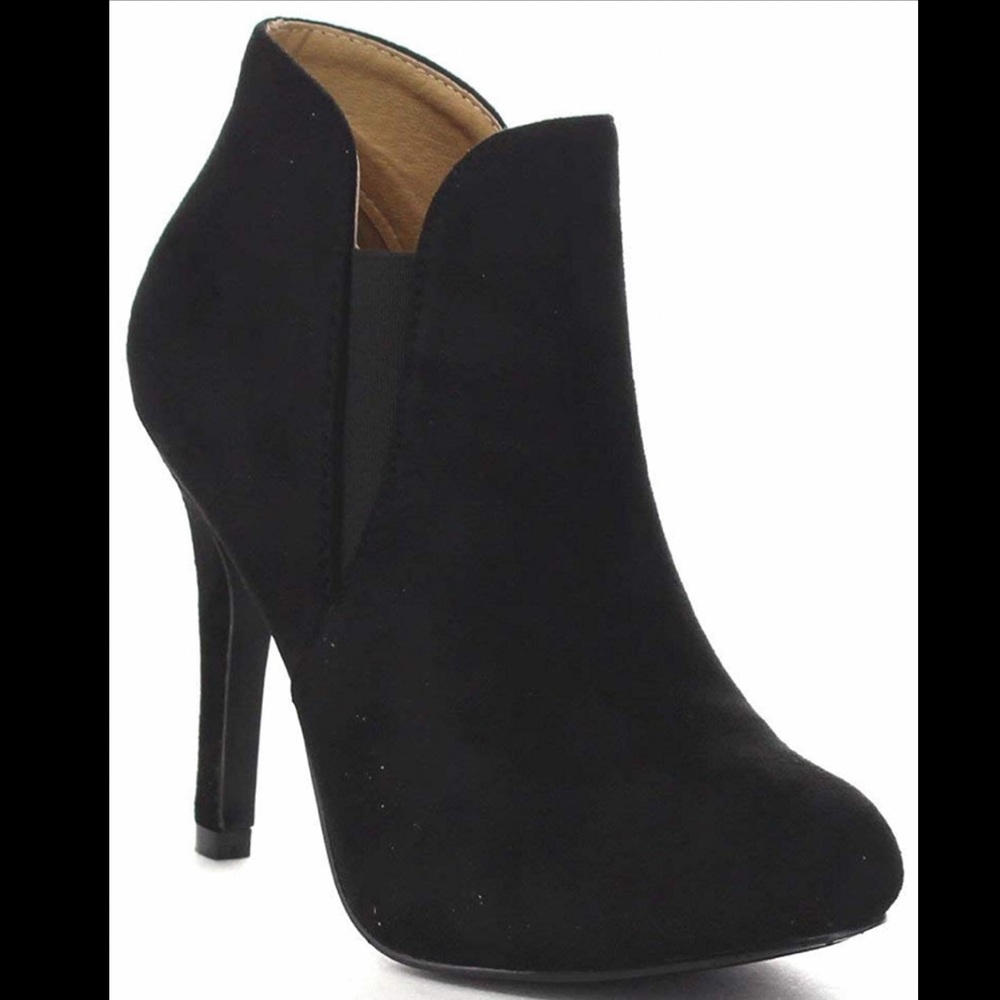 Bella Marie Soft Round Toe Elastic Booties. NW